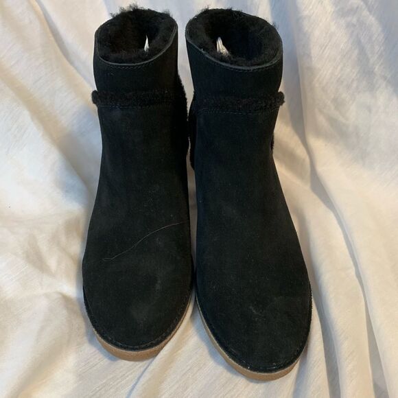 Ugg heeled boots - Picture 3 of 6